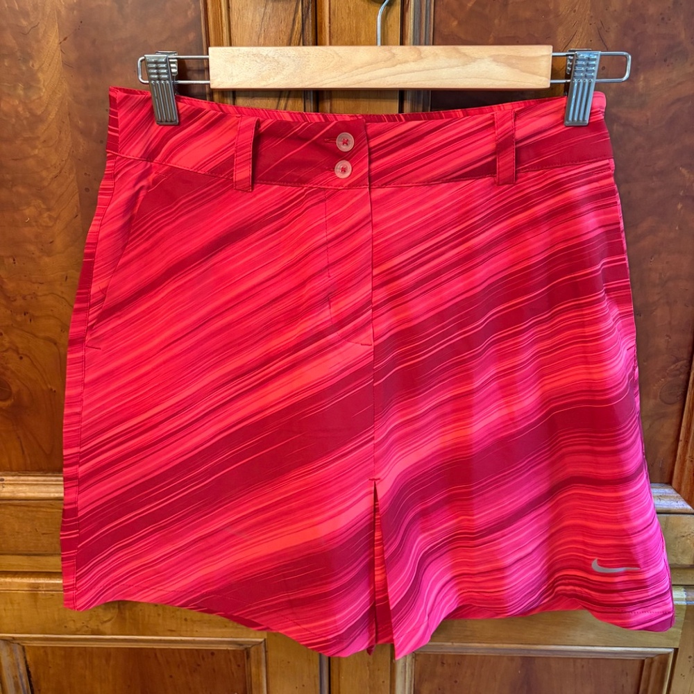Nike Golf Tour Performance Skort Size: 4
